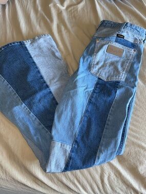 Lainey Wilson patchwork denim bell bottom
 Jeans